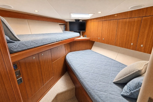 2008 Viking 52