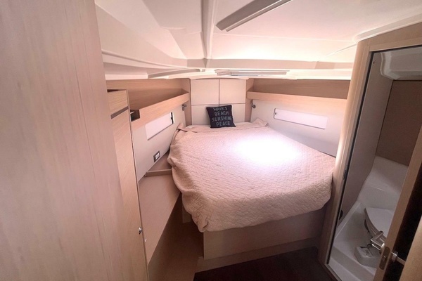 Sophia 40ft Beneteau Yacht For Sale