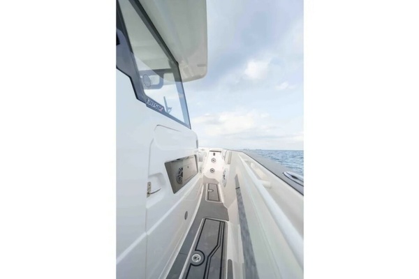 Sip Happens 38ft Fountain Yacht For Sale