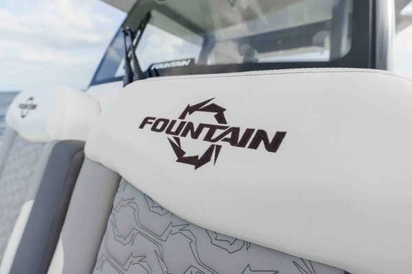 2023 Fountain 38