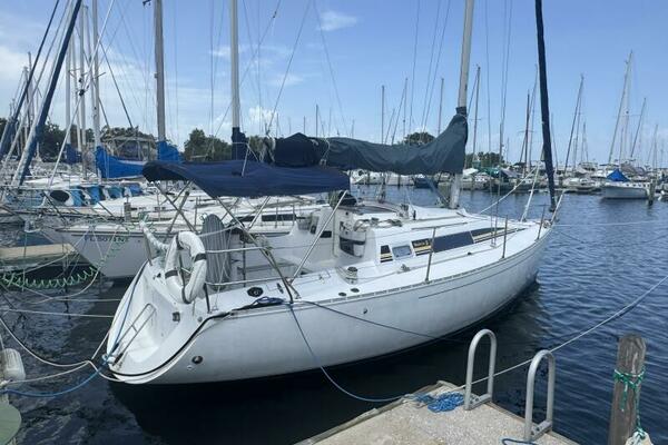 28ft Beneteau Yacht For Sale