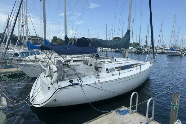 Photo of the 1988 Beneteau First 285