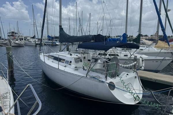 28ft Beneteau Yacht For Sale
