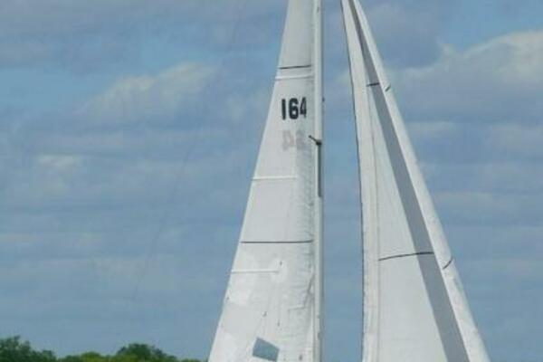 28ft Beneteau Yacht For Sale