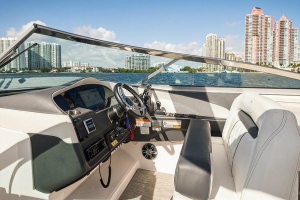 2019 Regal 33