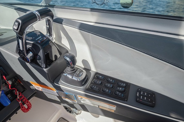 Sea Senor 33ft Regal Yacht For Sale