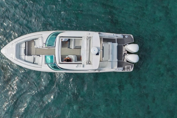 2019 Regal 33