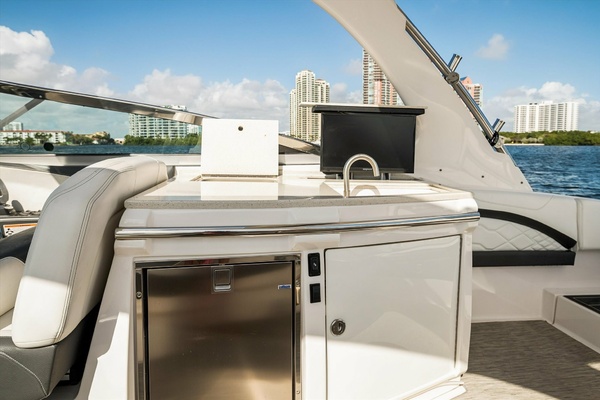 Sea Senor 33ft Regal Yacht For Sale