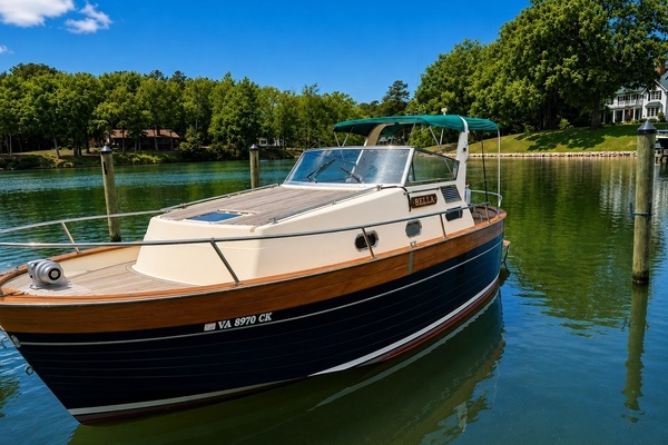 24-ft-Apreamare-1999-Cabinato-Bella-Weems Virginia United States yacht for sale
