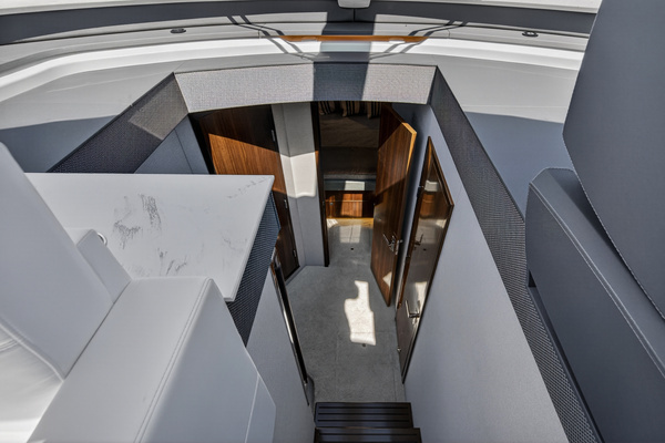 2023 Cruisers Yachts 50