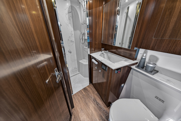 2023 Cruisers Yachts 50