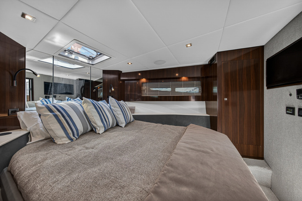 50ft Cruisers Yachts Yacht For Sale
