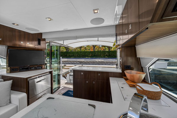 2023 Cruisers Yachts 50