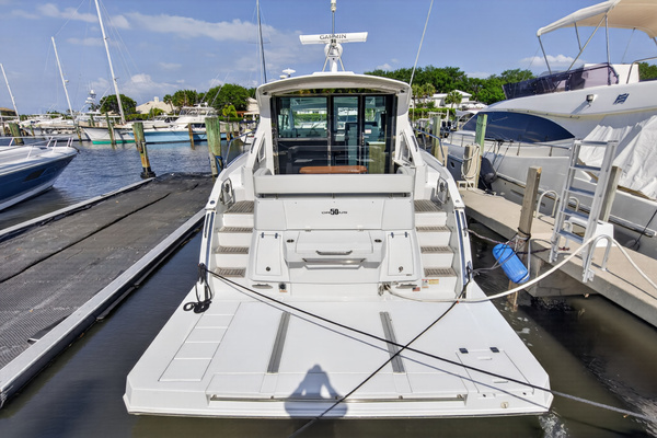 2023 Cruisers Yachts 50