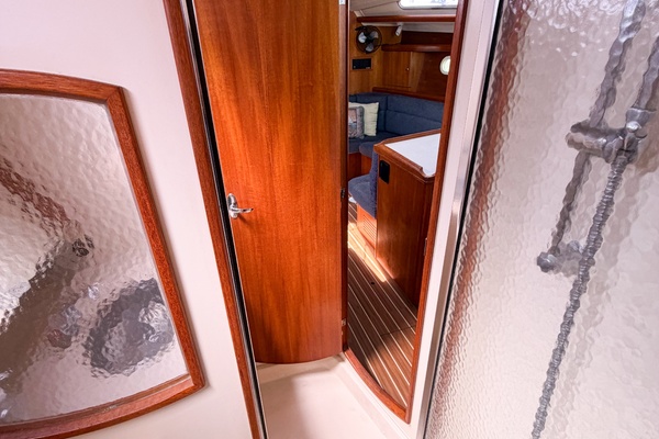 CURRENT ESCAPE 36ft Hunter Yacht For Sale