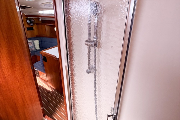 CURRENT ESCAPE 36ft Hunter Yacht For Sale