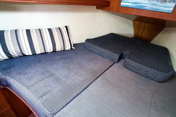CURRENT ESCAPE 36ft Hunter Yacht For Sale