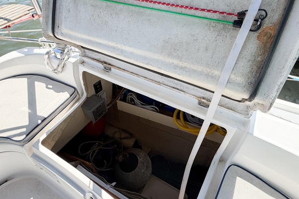 CURRENT ESCAPE 36ft Hunter Yacht For Sale