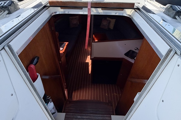 CURRENT ESCAPE 36ft Hunter Yacht For Sale