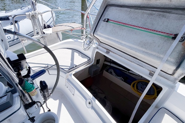 CURRENT ESCAPE 36ft Hunter Yacht For Sale