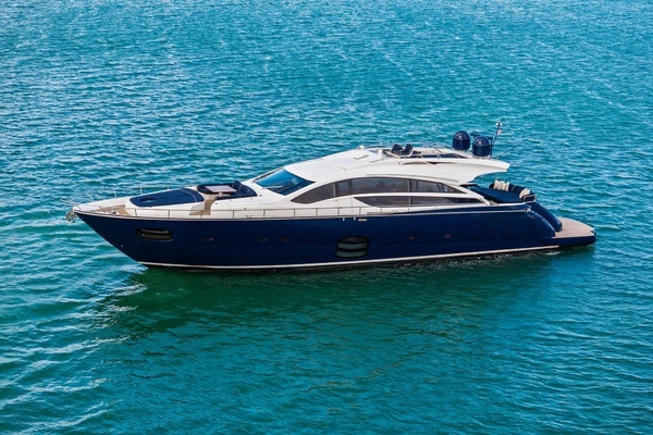 2013 Pershing 82