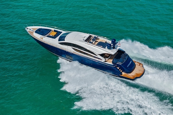 2013 Pershing 82