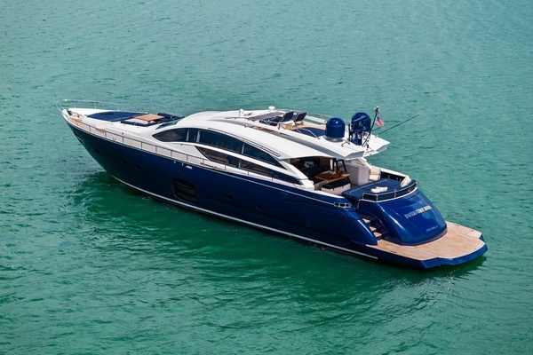 2013 Pershing 82