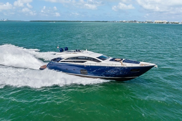 2013 Pershing 82