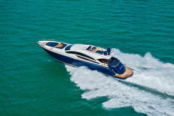 2013 Pershing 82