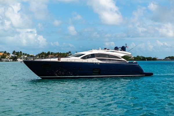 2013 Pershing 82
