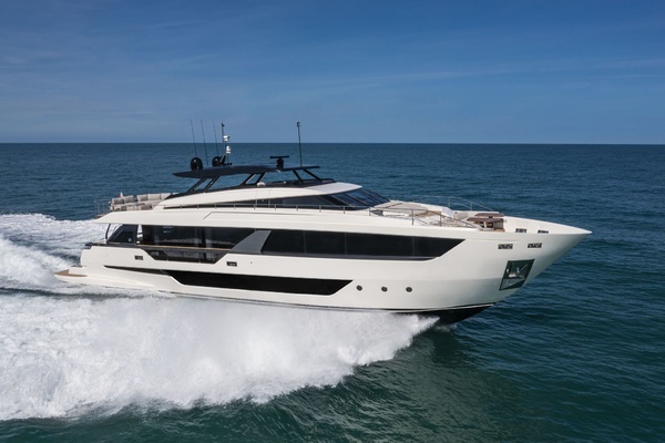 100-ft-Ferretti Yachts-2023-1000-DANIMA-Napoli Italy yacht for sale