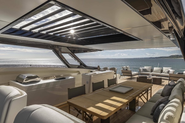 Ferretti Yachts 1000 Yacht For Sale