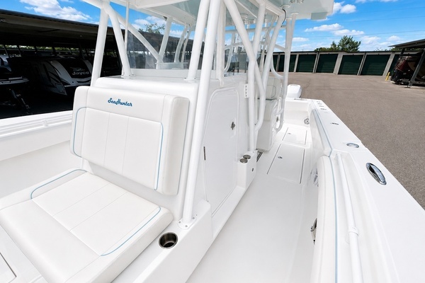 2023 SeaHunter 33
