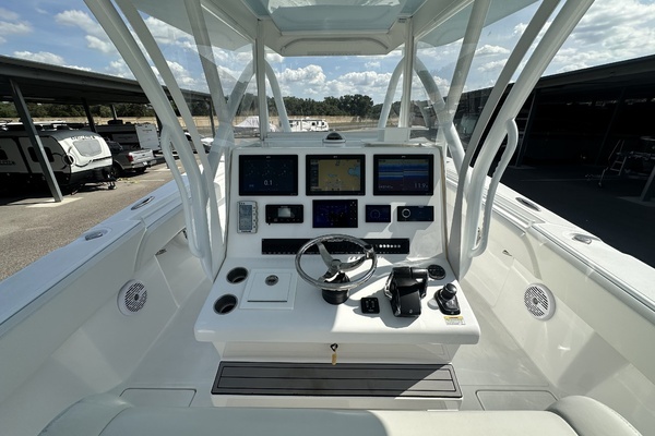 2023 SeaHunter 33