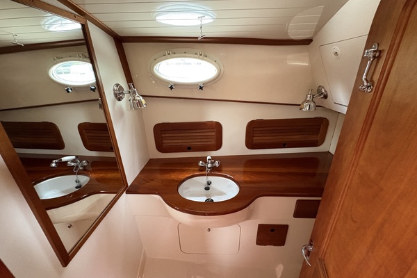 Sassy 36ft Hinckley Yacht For Sale