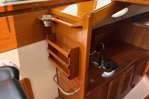Sassy 36ft Hinckley Yacht For Sale
