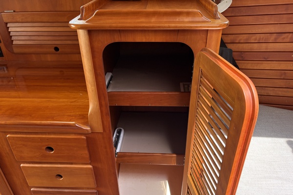 Sassy 36ft Hinckley Yacht For Sale