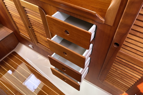Sassy 36ft Hinckley Yacht For Sale