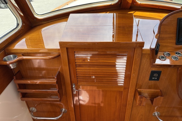 Sassy 36ft Hinckley Yacht For Sale