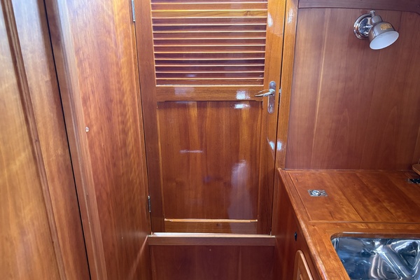 Sassy 36ft Hinckley Yacht For Sale