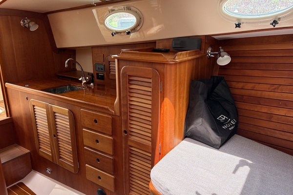 Sassy 36ft Hinckley Yacht For Sale