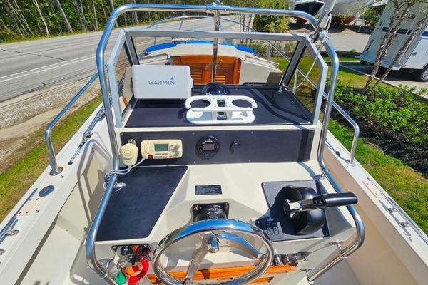 Photo of the 1990 Boston Whaler Outrage Cuddy "BW1"