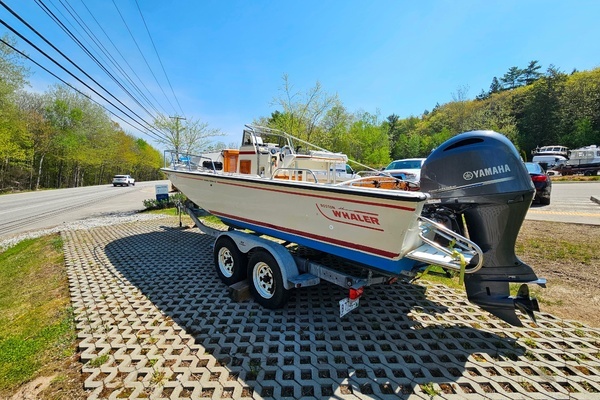 Photo of the 1990 Boston Whaler Outrage Cuddy "BW1"