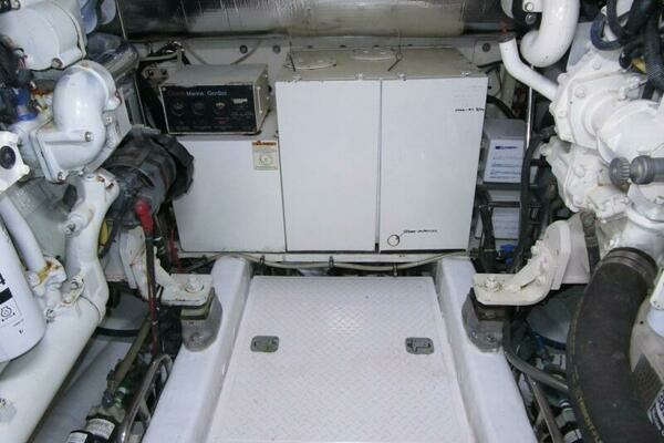 2003 Tiara Yachts 52