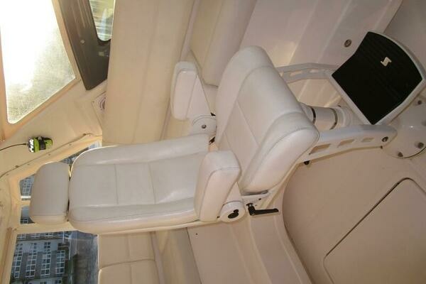 2003 Tiara Yachts 52