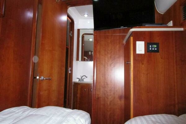 2003 Tiara Yachts 52