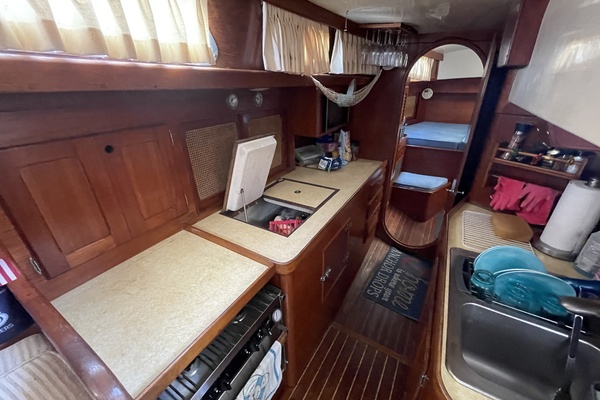 1981 Bristol 41.1cc walk through galley