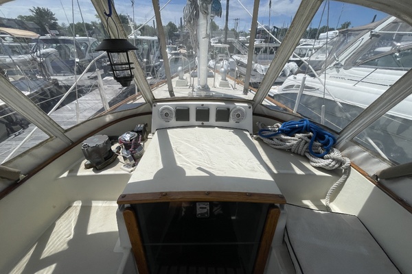 1981 Bristol 41.1cc companionway 