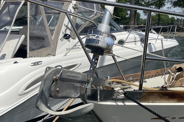 1981 Bristol 41.1cc bow pulpit, furler and anchor