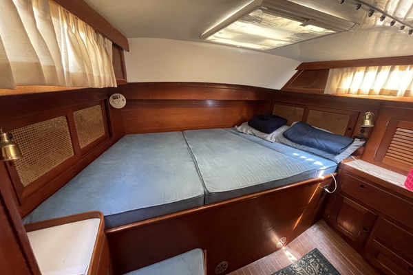 1981 Bristol 41.1cc owner's cabin